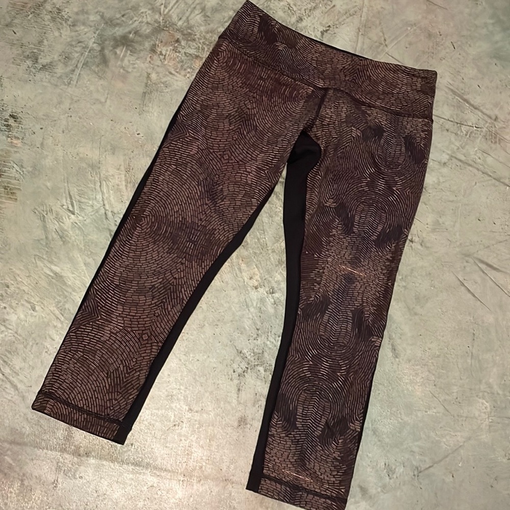 Lululemon rare cropped legging